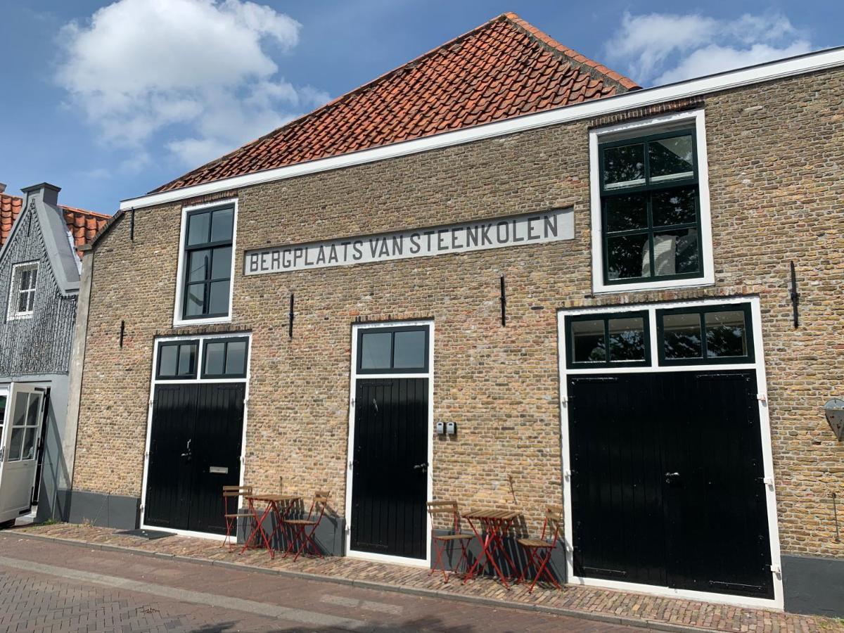 Pakhuis Aan De Haven - Bakboord Zierikzee Exterior foto