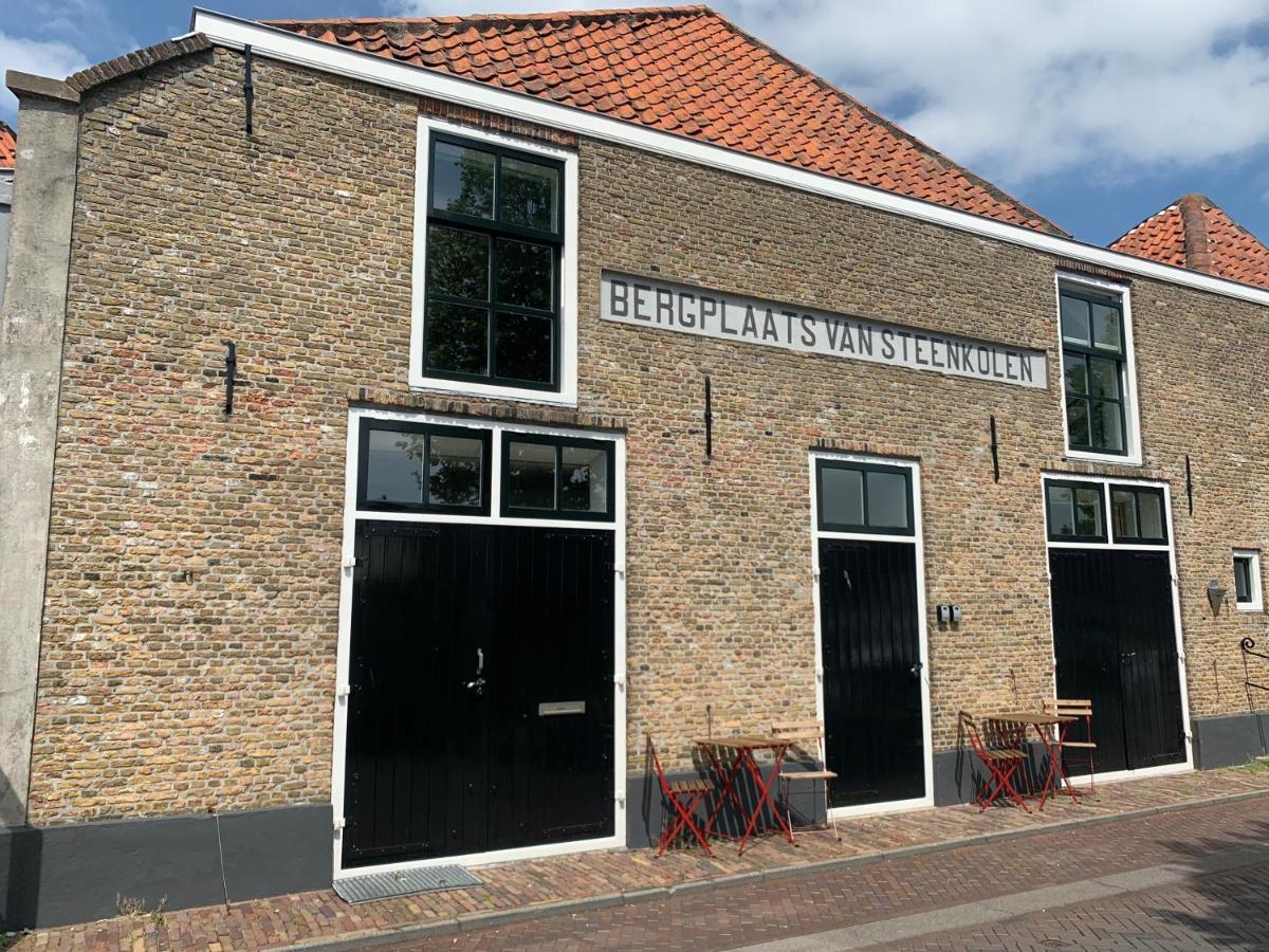 Pakhuis Aan De Haven - Bakboord Zierikzee Exterior foto